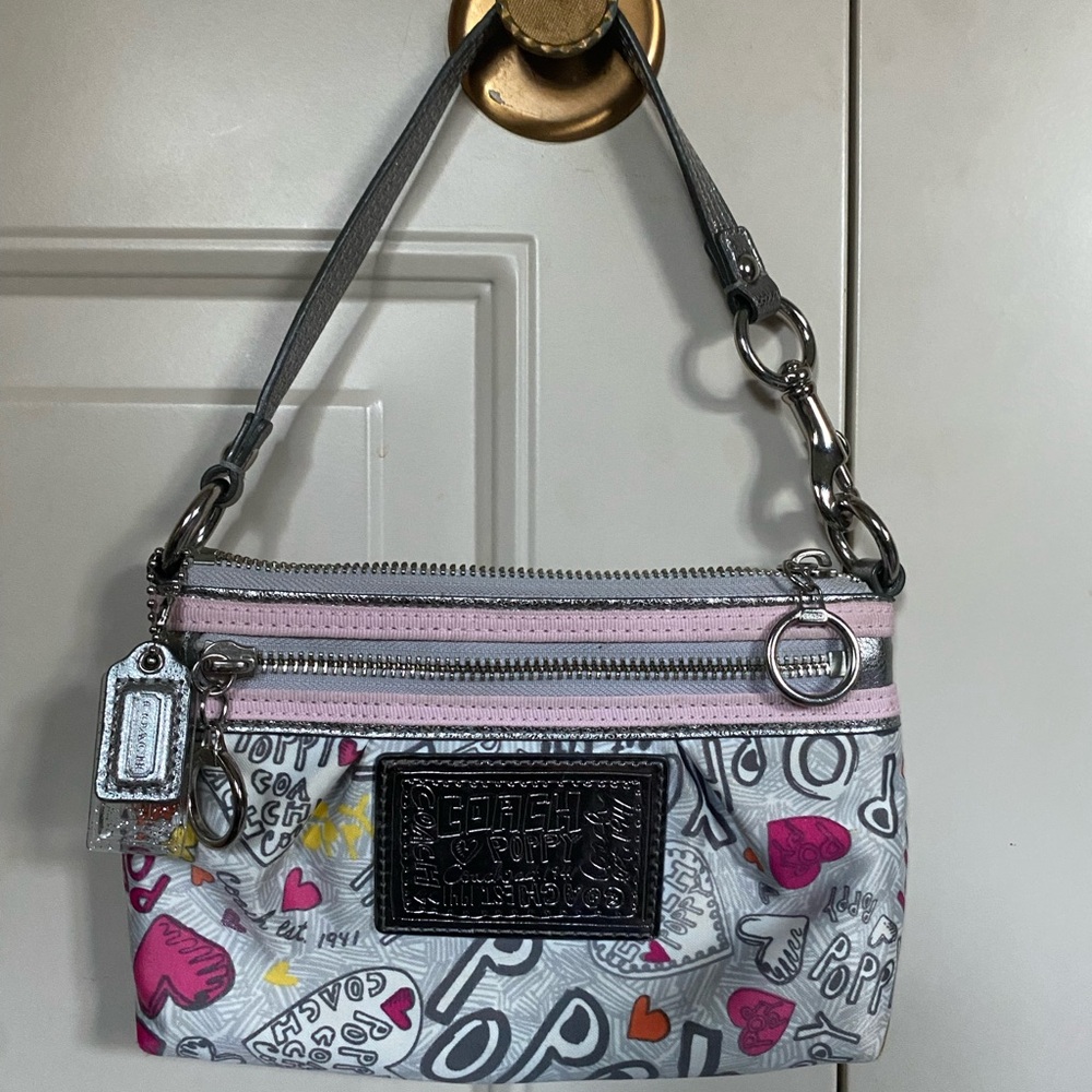 Coach Poppy large wristlet